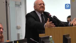 furia-de-luca-salvini-spacca-il-paese-e-pensa-ai-tweet