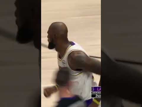 King James faked the two defenders and a BANG!!!🔥💪 / NBAmoments 🐐👑🏀