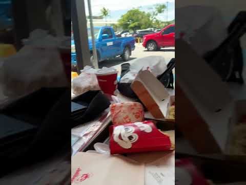 Maxxine@jollibee guam verão 2019