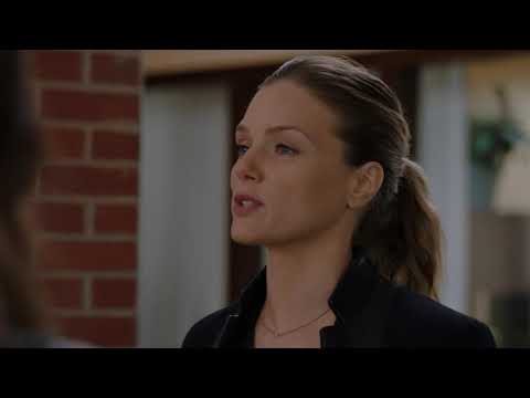 Hailey Takes Control of Voight's Crime Scene | Chicago PD 4x21