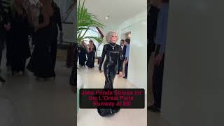 Download lagu Jane Fonda, 88, Owns the Runway at L’Oréal Paris! mp3