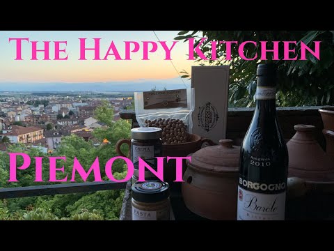 Piemont, Einkaufen im Piemont. Italien, Haselnüsse, Barolo