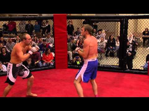 East Peoria Throwndown XIII - Fight 20 Laurie Bonds VSJustin Colson