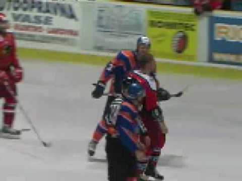 38. kolo: SHK Hodonín - HK Jestřábi Prostějov