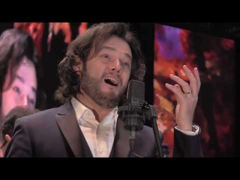 Tenor Arturo Chacón-Cruz sings Granada (A.Lara)