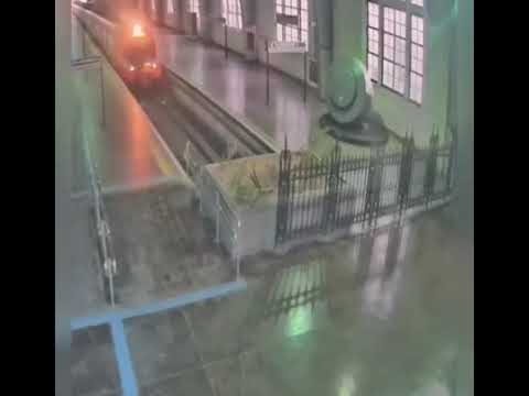 Imagens mostram o exato momento da batida do trem da Via Mobilidade linha 8 - Portal da Mobilidade