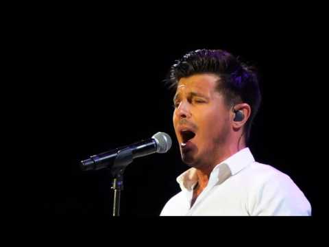 Concert 2016 Enfant Star et Match, vincent Niclo interpréte trois titres