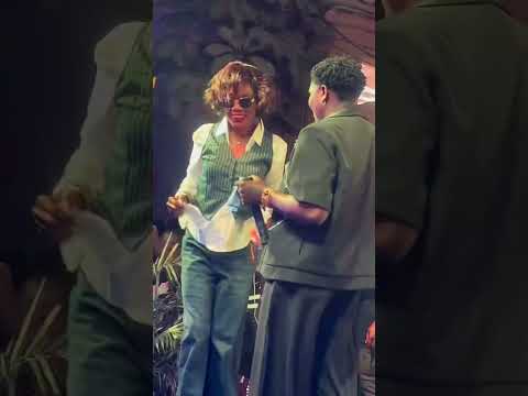 Sheilah Price yategela Omularu we Mc Chumi kyebekoze ku Stage 😳