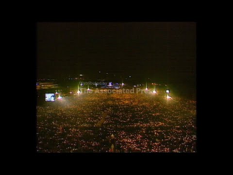 FRANCE: POPE JOHN PAUL II  GIVES FAREWELL MASS AT LONGCHAMP UPDATE