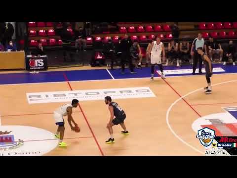 Si scrive "difesa", si legge "Matteo Schina"