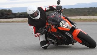 preview picture of video 'Laurent Filleton pilote moto de la 1290 super Duke-R du KTM Team France avec CTM83'