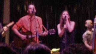 DePedro ft. Leonor Watling - Two parts in one (Concierto Día de la Tierra) 22-04-2010