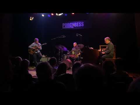 Peter Bernstein, Larry Goldings, Bill Stewart in porgy and bess