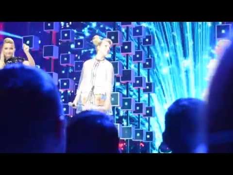 Sarsa & Margaret & Cleo & S'n'G - Love me like you do - EMA 2015