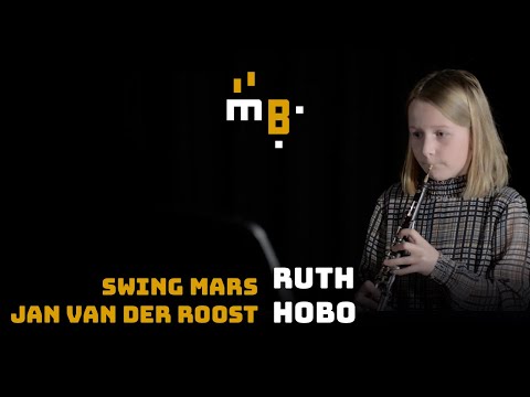 Ruth speelt Swing Mars van Jan van der Roost op hobo
