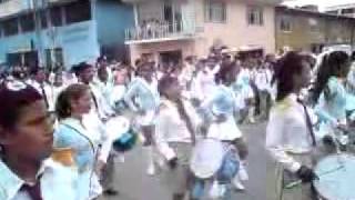 preview picture of video 'Desfile del Colegio Gustavo Becerra (2009) - La Concordia'