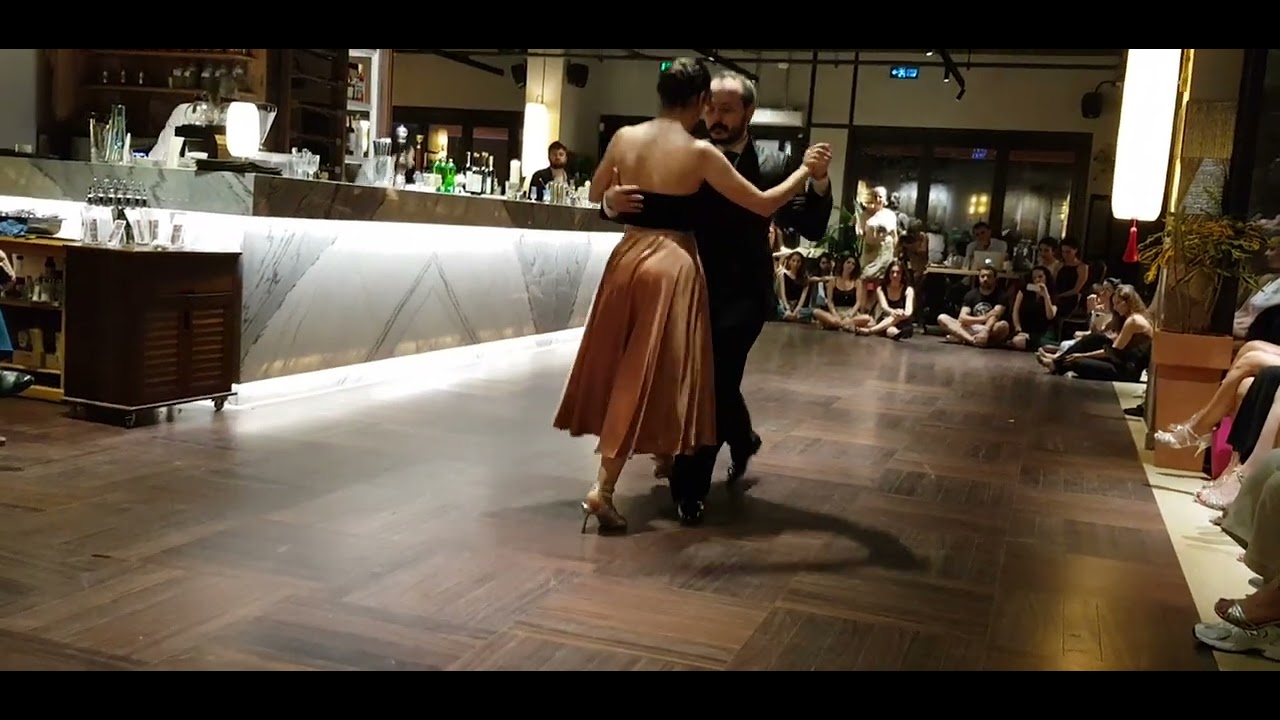 Isil Sanli & Aras Calikyan 4/3 / Istanbul / Milonga Juntos  