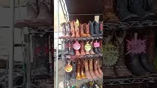 COMPRANDO EN LA PULGA COLORADO
