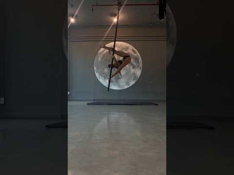 Aerial Pole Flow @nita_slvv