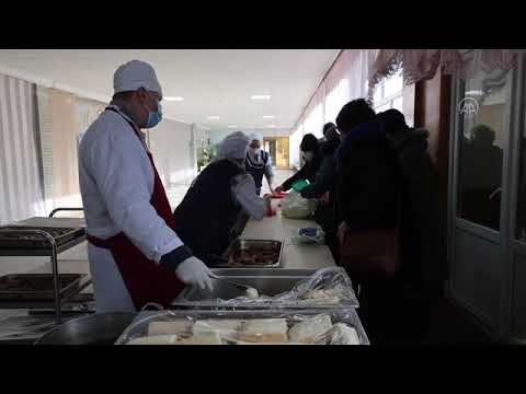HARKİV - Ukrayna'da ihtiyaç sahipleri için sıcak yemek noktaları açıldı
