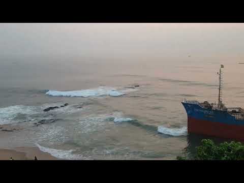 Chilling by the beach ⛱