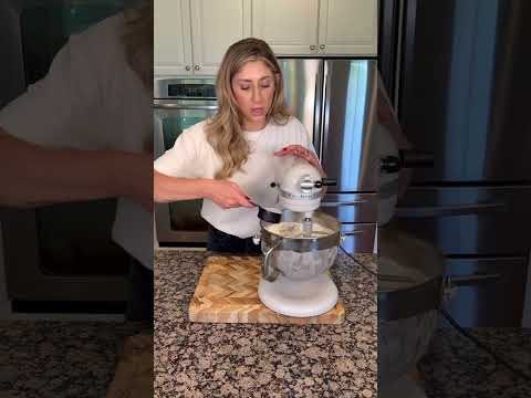 BLUEBERRY LEMON ICE CREAM SANDWICHES 🫐🍋  INGREDIENTS graham crackers 2 pints vanilla ice cream 2 p