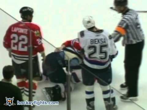 Alexandre Burrows vs Duncan Keith Mar 3, 2006