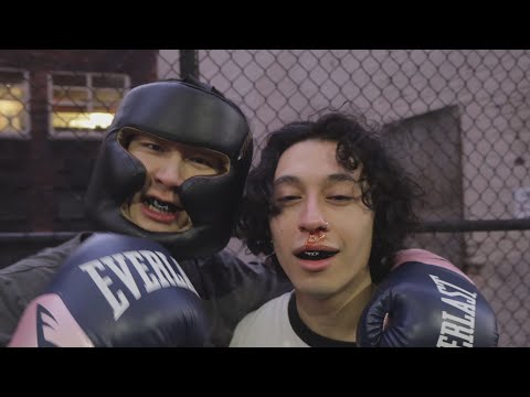 在公共場合打拳擊 (Boxing in Public)