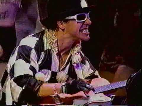 Red Hot Chili Peppers - Give it Away (Live 1992 MTV AMAs)