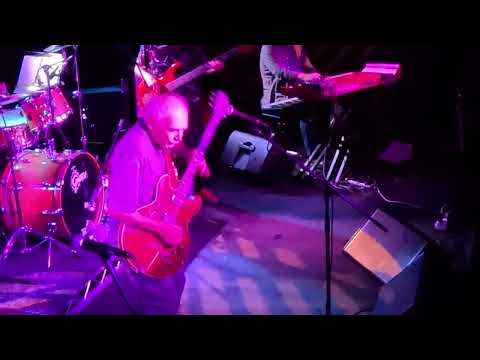 Dave Hole - "Woke Up This Morning"