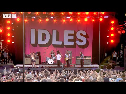 IDLES - Never Fight A Main With A Perm (Live at Glastonbury 2019)