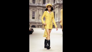 CARLA BRUNI CATWALK CHANEL AUTUMN WINTER (PARÍS) 1994-1996.