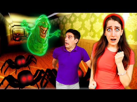 INTRAPPOLATI NELL'HOTEL INFESTATO!!!FANTASMI ESCAPE ROOM SCAPPIAMO DALL'HOTEL PAUROSO DI ROBLOX!!