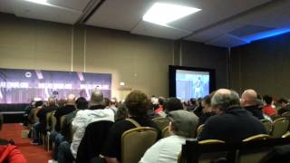Karl Urban reads out of Dredd comic