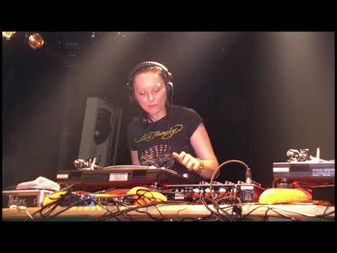 Dj Tatana live @ MAD Club (Lausanne) - 11/02/2005