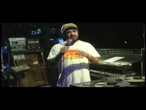 BUGUINHA REMIXA AO VIVO NA AMOSTRA SESC 2008