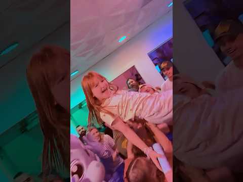 8 MiLLiON FRiENDS!!  Adley and Monkey Buddies celebrate 8 mil new subs with the crew!