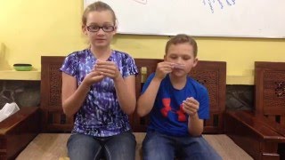 American Kids Try Nyam Nyam, Teh Pucuk Harum, and Black Black Gum | Sarah and Seth 06