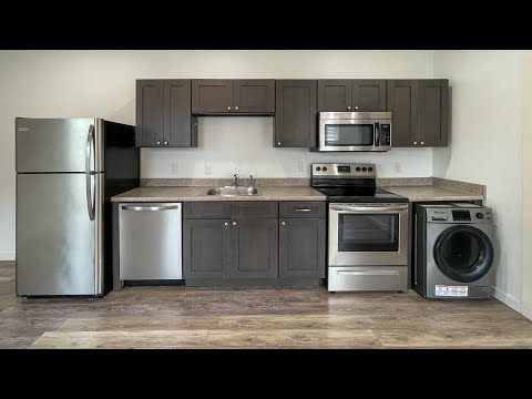 2009 E Grand St property video