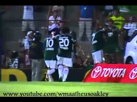 Diego Souza destri lap top na comemoração do gol