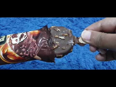 Quanta Almond choco bar ice cream