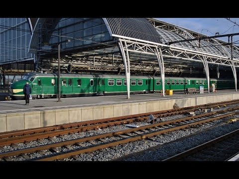 Doorkomst Mat'54 766 op Station Amsterdam Centraal