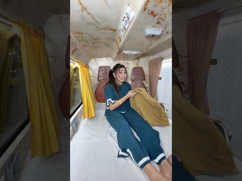 Bus में गुम कर आया मज़ा🚌🤓￼ #comedy #youtubeshorts #shorts #shortvideo @kajalsoni