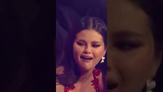 Selena Gomez’s reaction when she thought SZA was accepting her VMA 2023 award: 🤩 #shorts