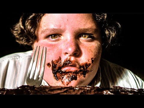 El castigo del pastel de chocolate | Matilda | Clip en Español