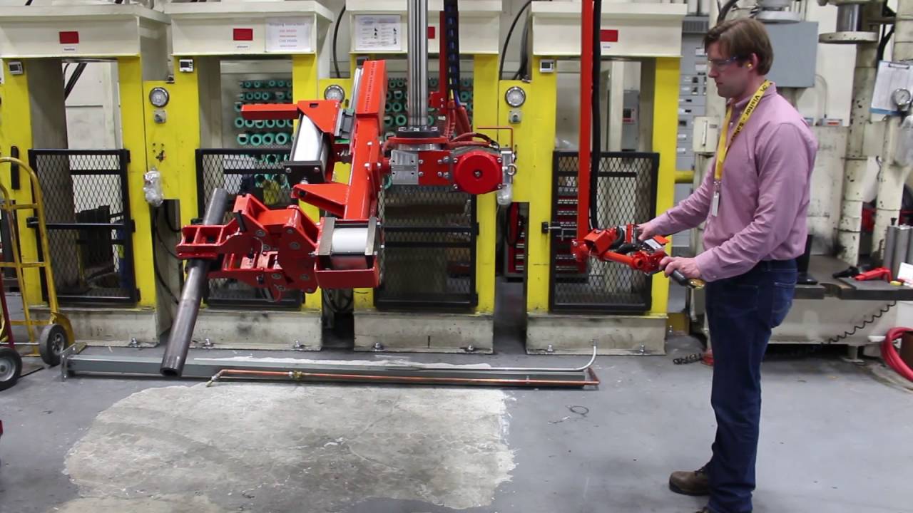 Manipulator Arm for Loading a Press