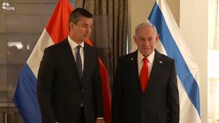 ראש הממשלה בנימין נתניהו נפגש עם נשיא פרגוואי סנטיאגו פניה (עדכוני משרד ראש הממשלה) - התמונה מוצגת ישירות מתוך אתר האינטרנט יוטיוב. זכויות היוצרים בתמונה שייכות ליוצרה. קישור קרדיט למקור התוכן נמצא בתוך דף הסרטון