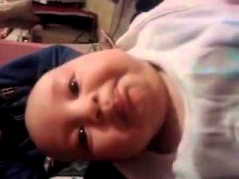 Beatbox el mejor del mundo (un bebe haciendo beatbox) (a baby doing beatbox)