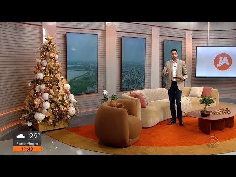(RBS TV) Jornal do Almoço | Escalada com árvore de Natal no estúdio | 25/10/2025