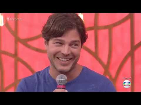 Encontro com Fátima Bernardes 17/12/2018 - Motorista de ônibus emociona ao alimentar cachorro de rua